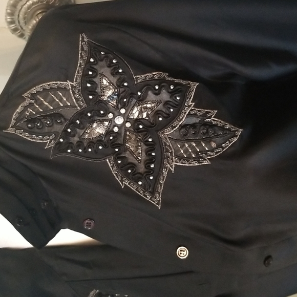 Top - Picture 4 of 4